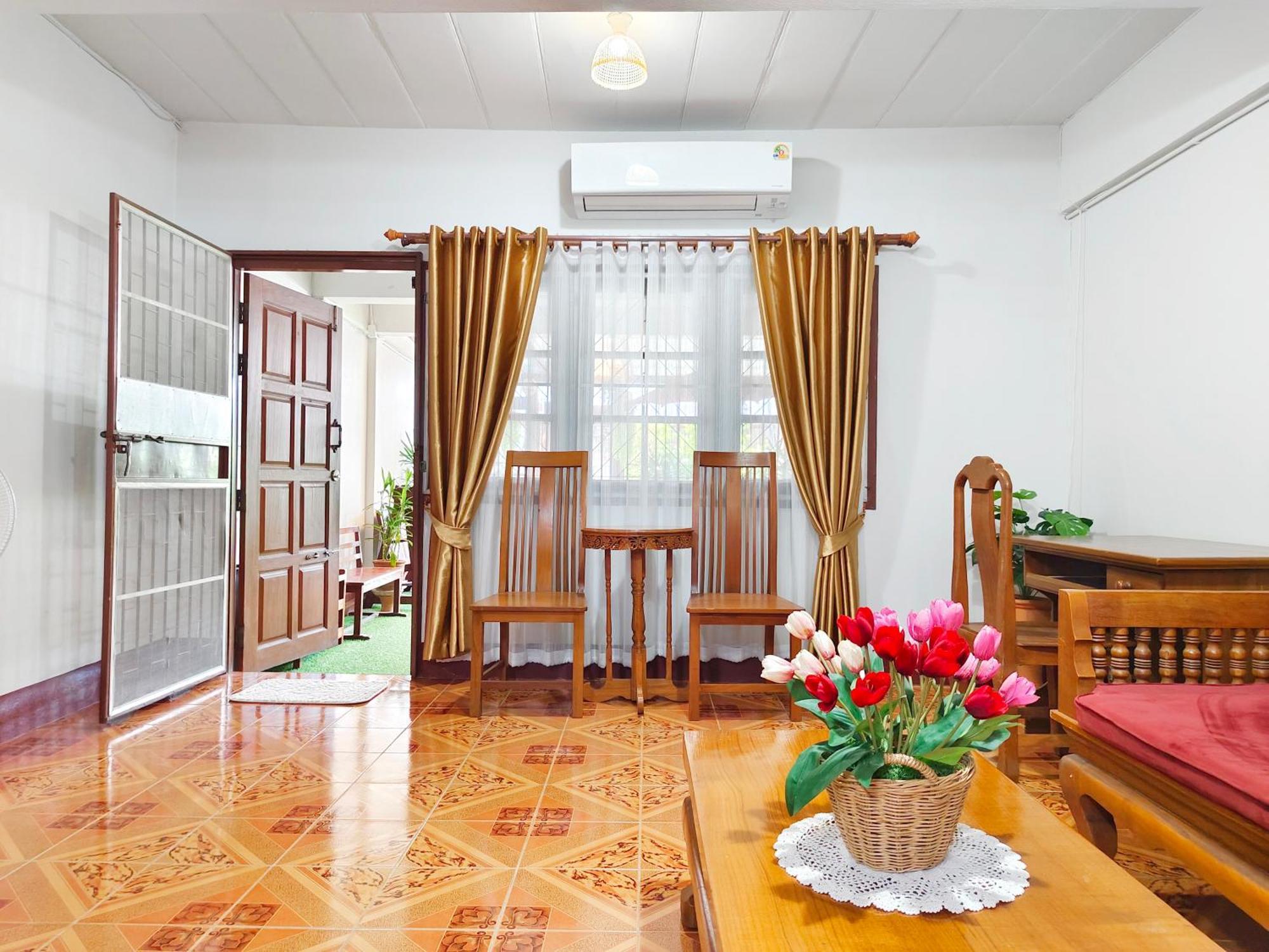 Holiday home Aphilapa House