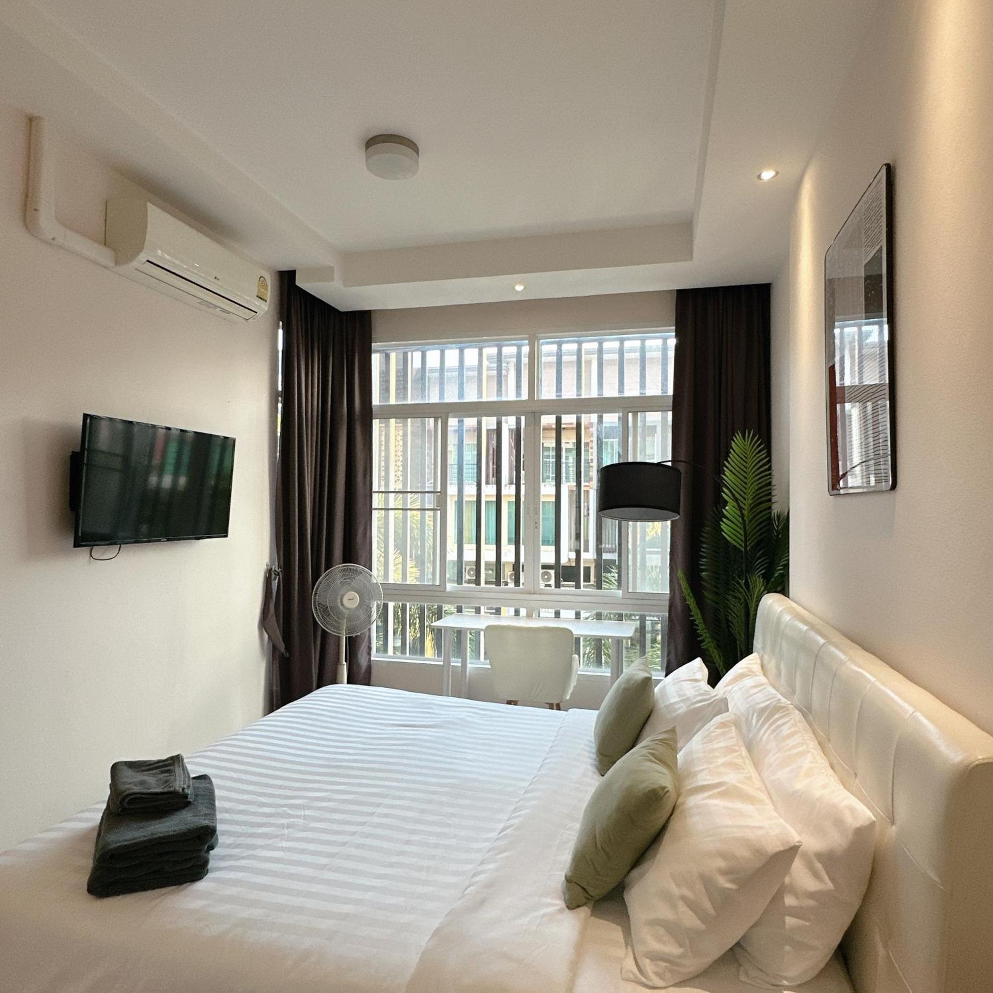 Stylish Near Fest Apartment
