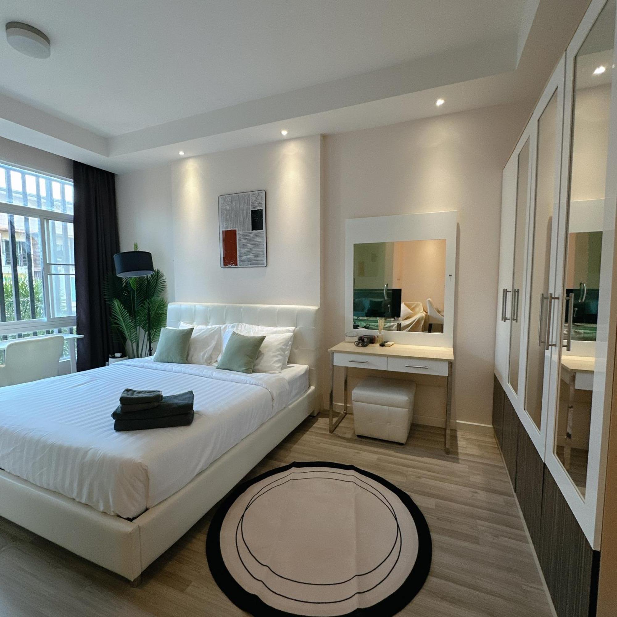 Apartment Stylish Near Fest *