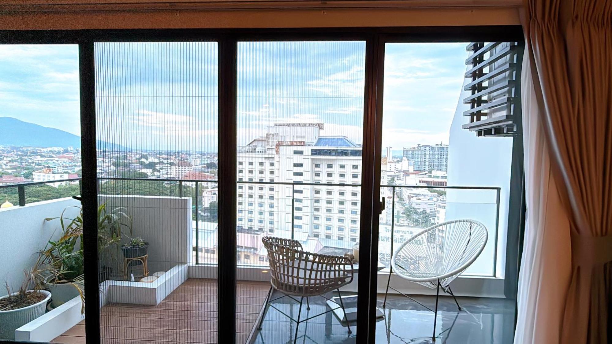 New Luxury Pool Gym Astra Sky River 3br * Chiang Mai