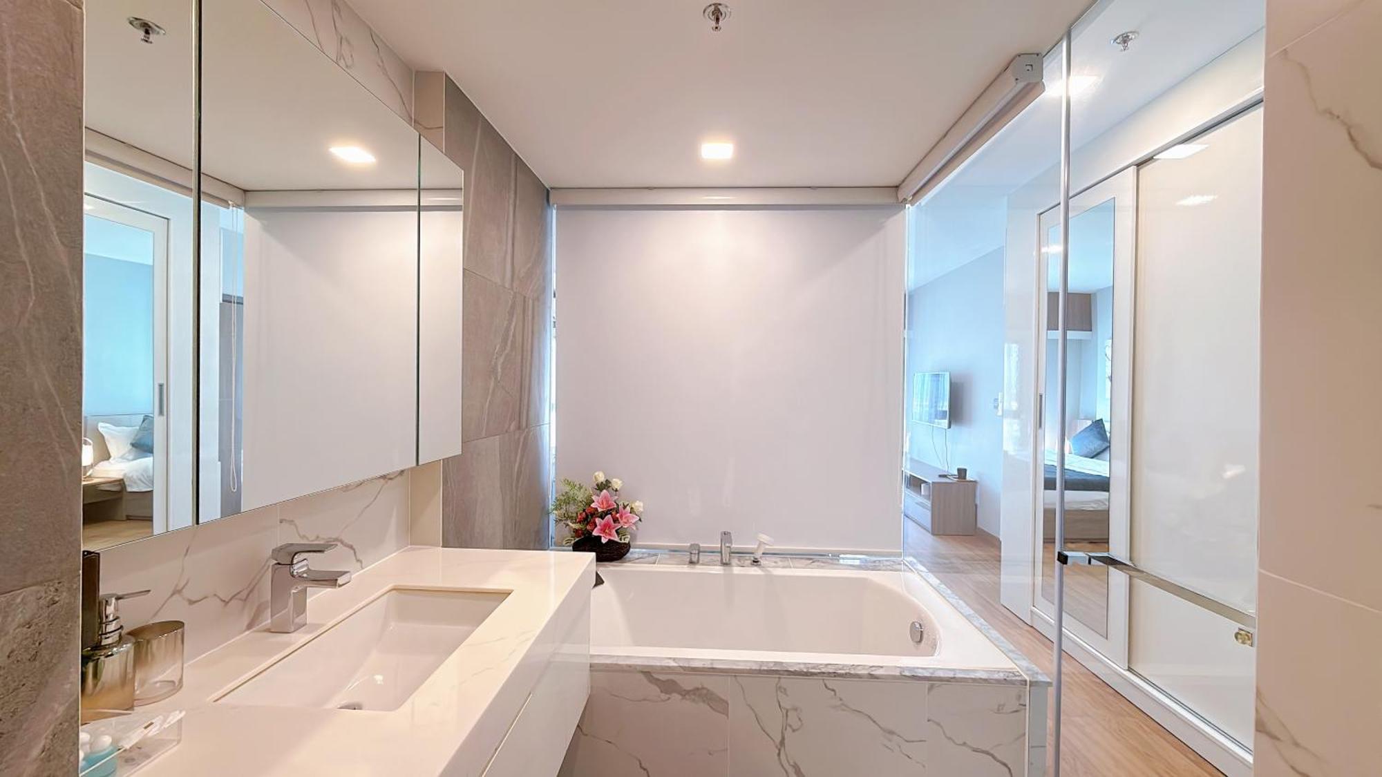 Apartment New Luxury Pool Gym Astra Sky River 3br *