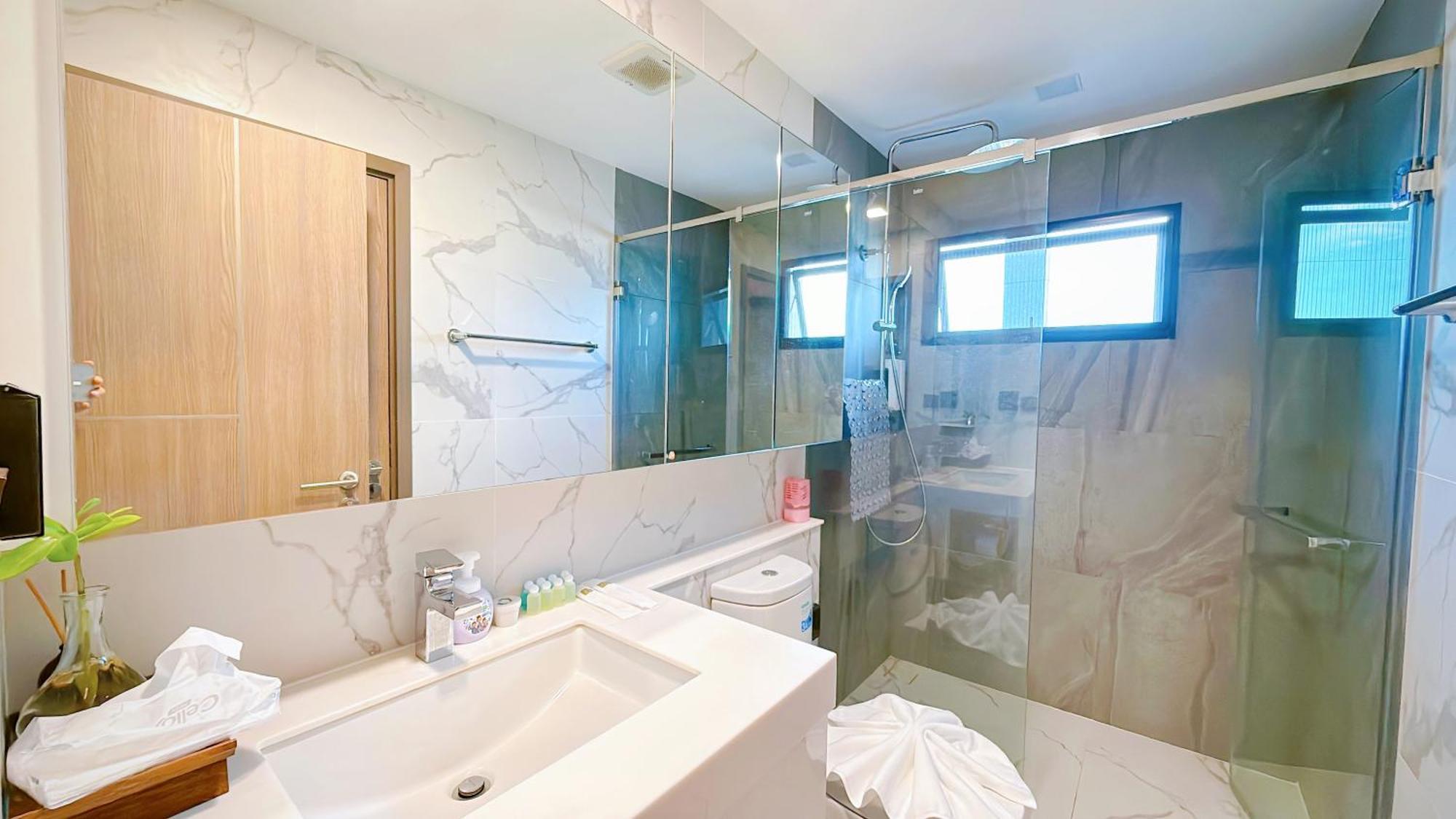 New Luxury Pool Gym Astra Sky River 3br
