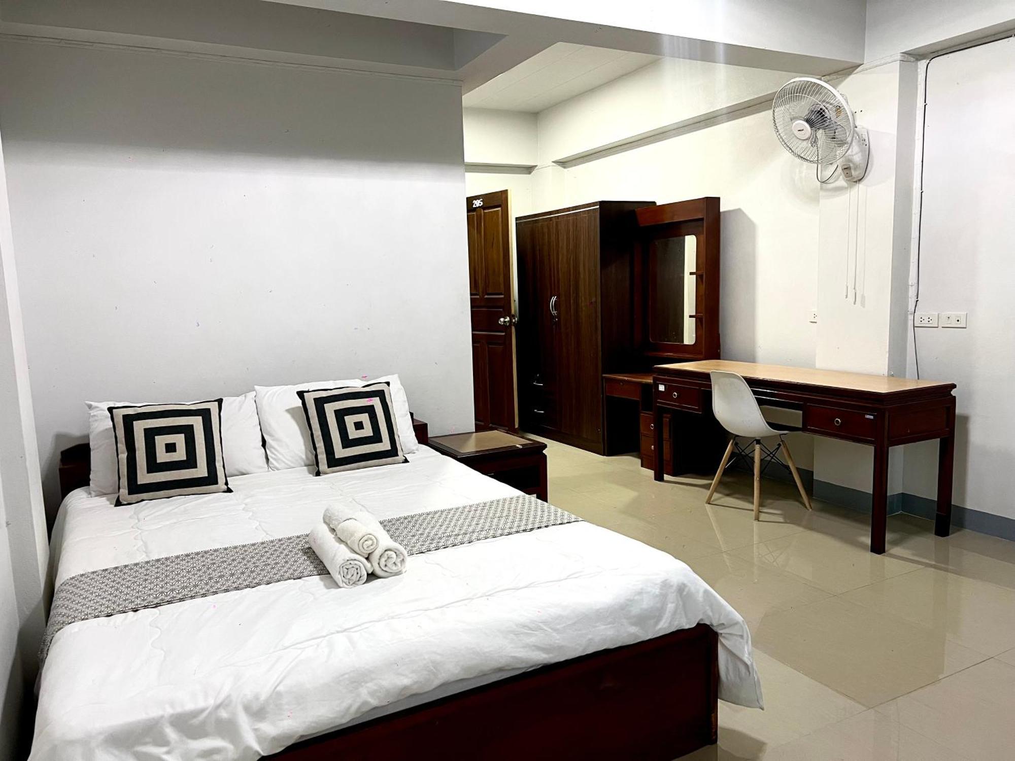Aree Place Apartment