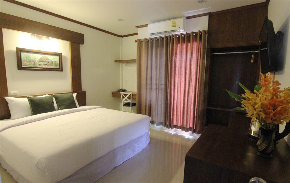 Cozytel Chiangmai Hotel