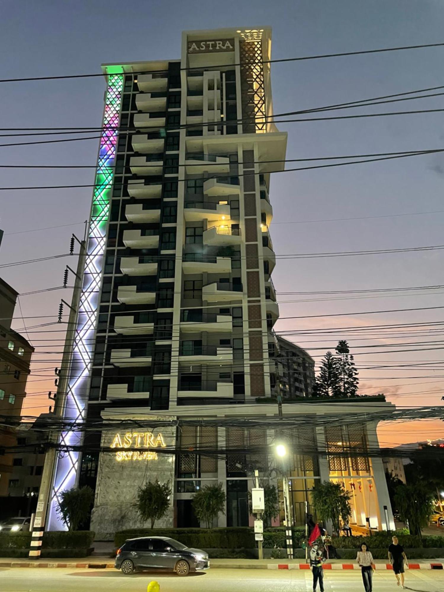 Apartment Astra Sky River 5 Stars Pool Sauna Gym *