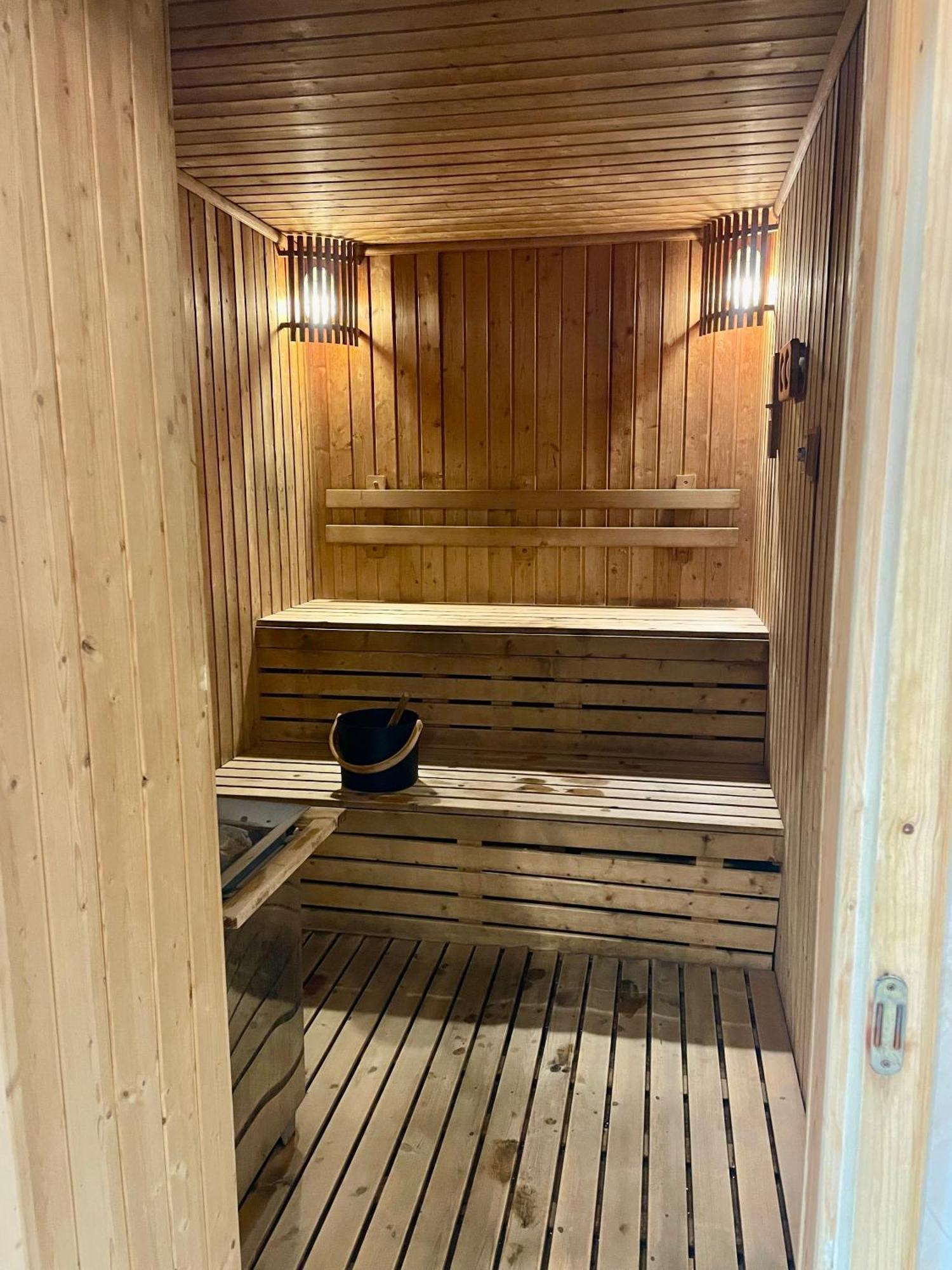 Apartment Astra Sky River 5 Stars Pool Sauna Gym *