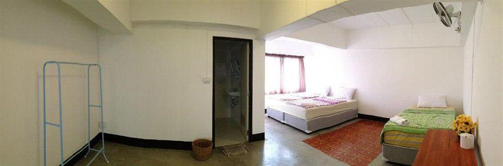 Paradise And Hotel 3*