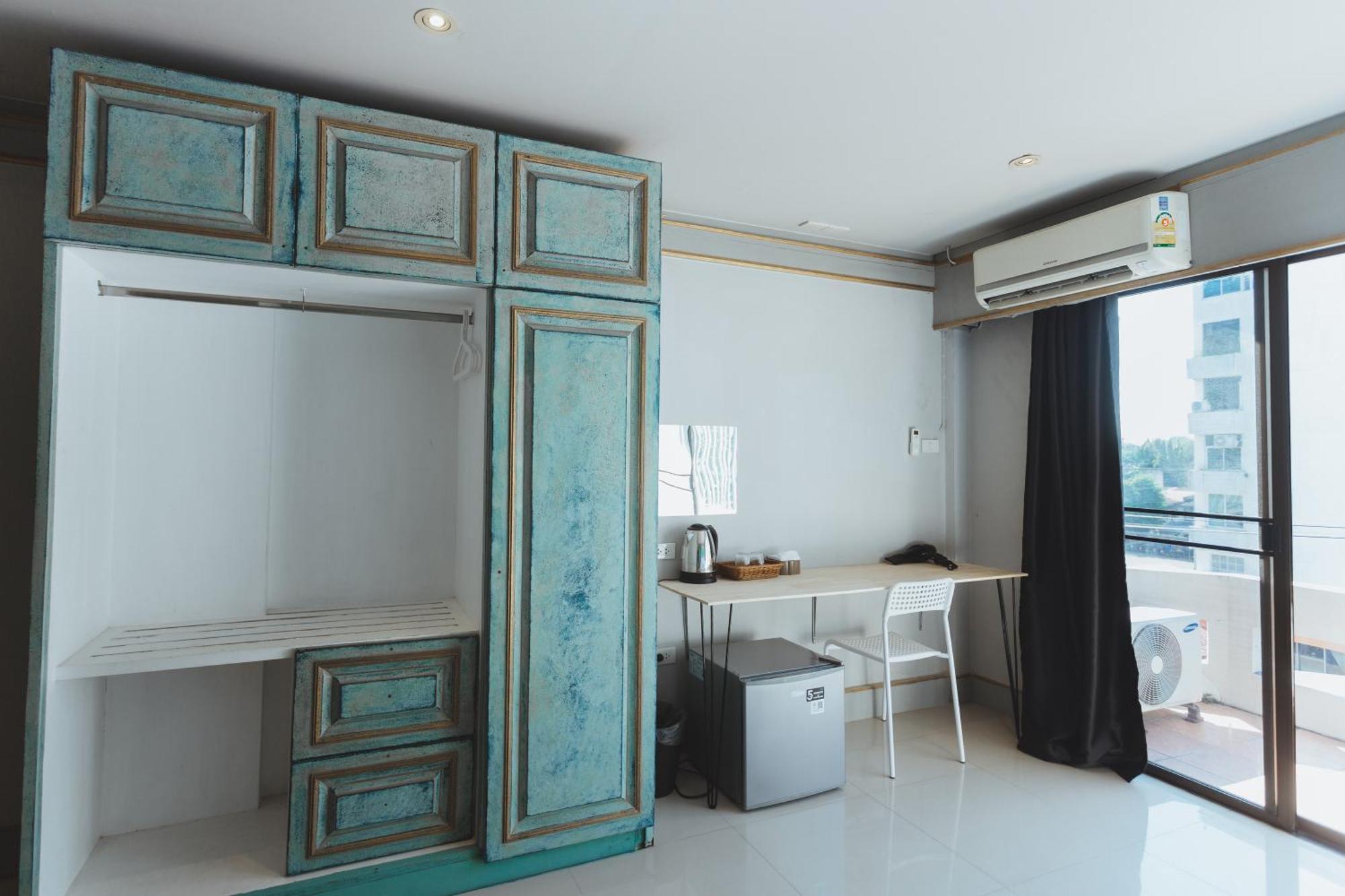 Mitr V Nimman Apartment