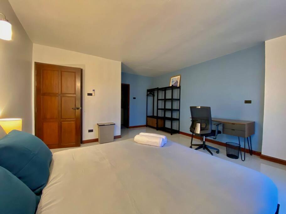 2 Bedroom With Kitchen Near Festival Apartment