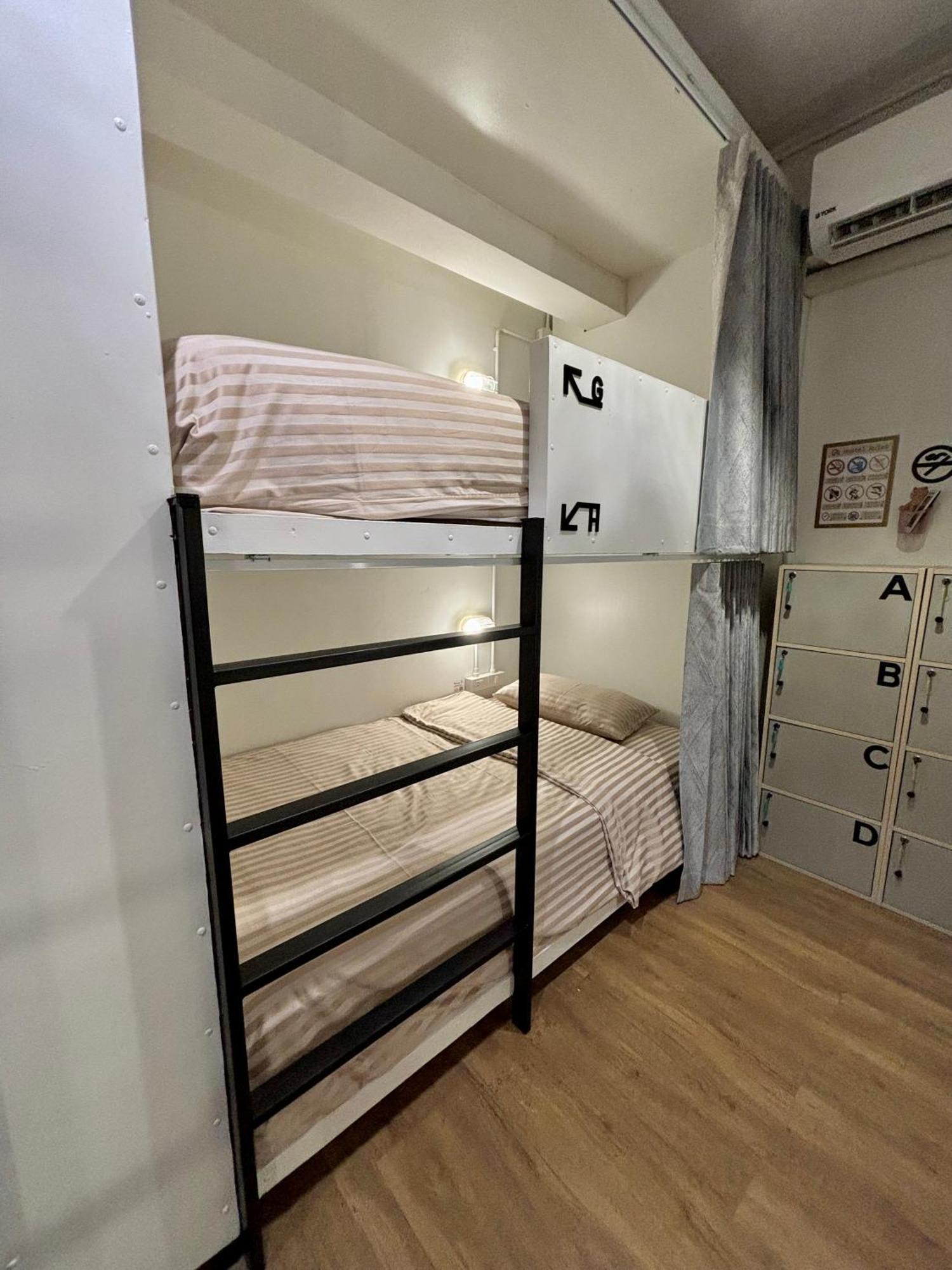 Redpanda & Cafe Hostel