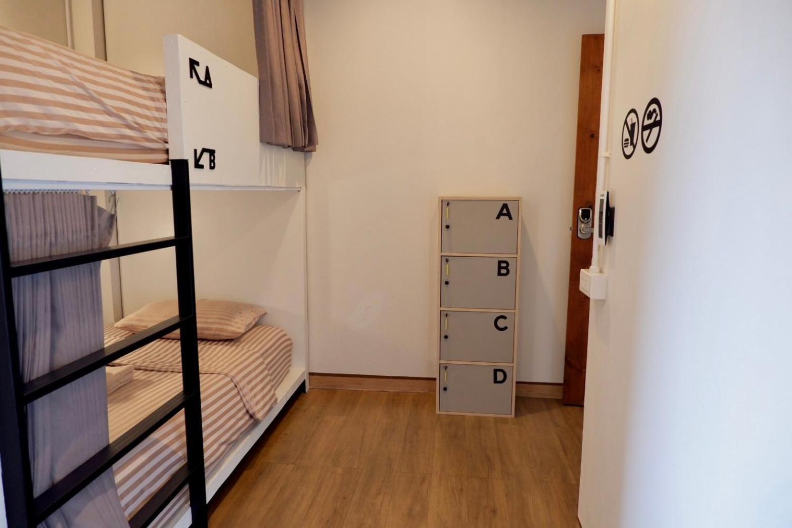Redpanda & Cafe Hostel *