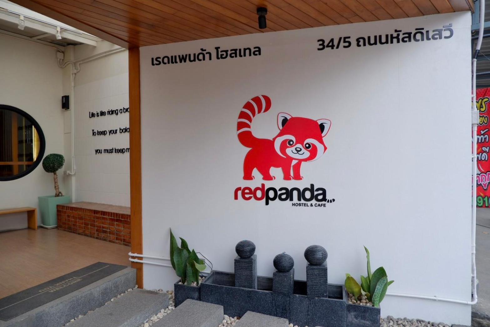 Hostel Redpanda & Cafe Chiang Mai