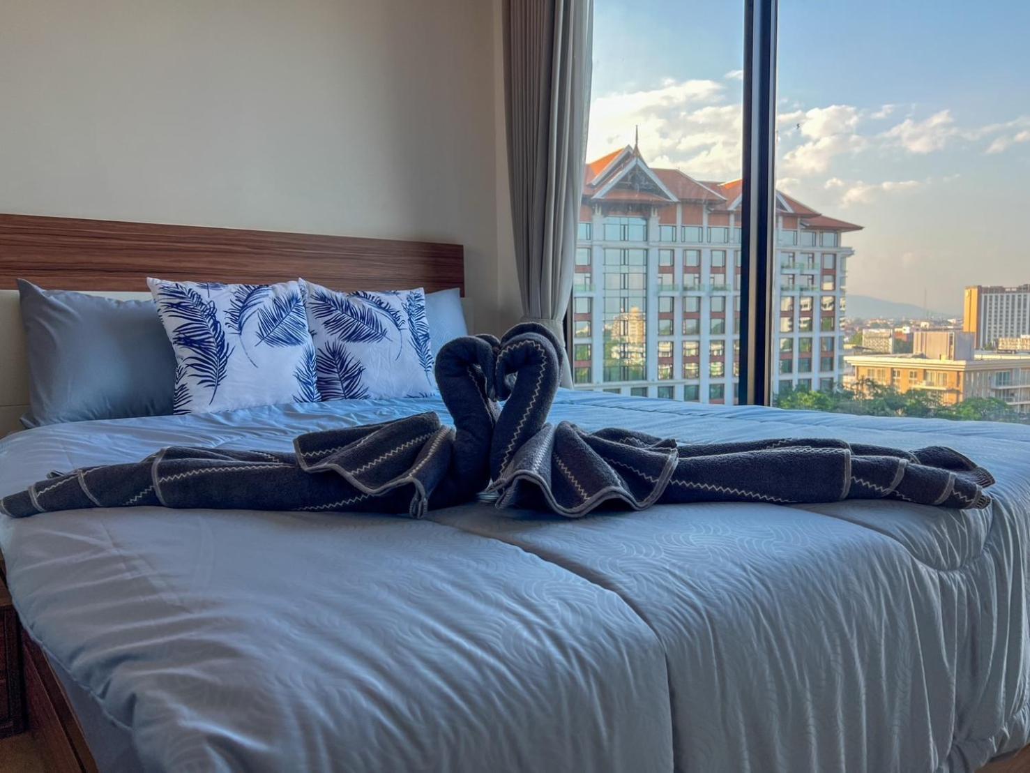 Apartment The Astra Luxury In Town *
