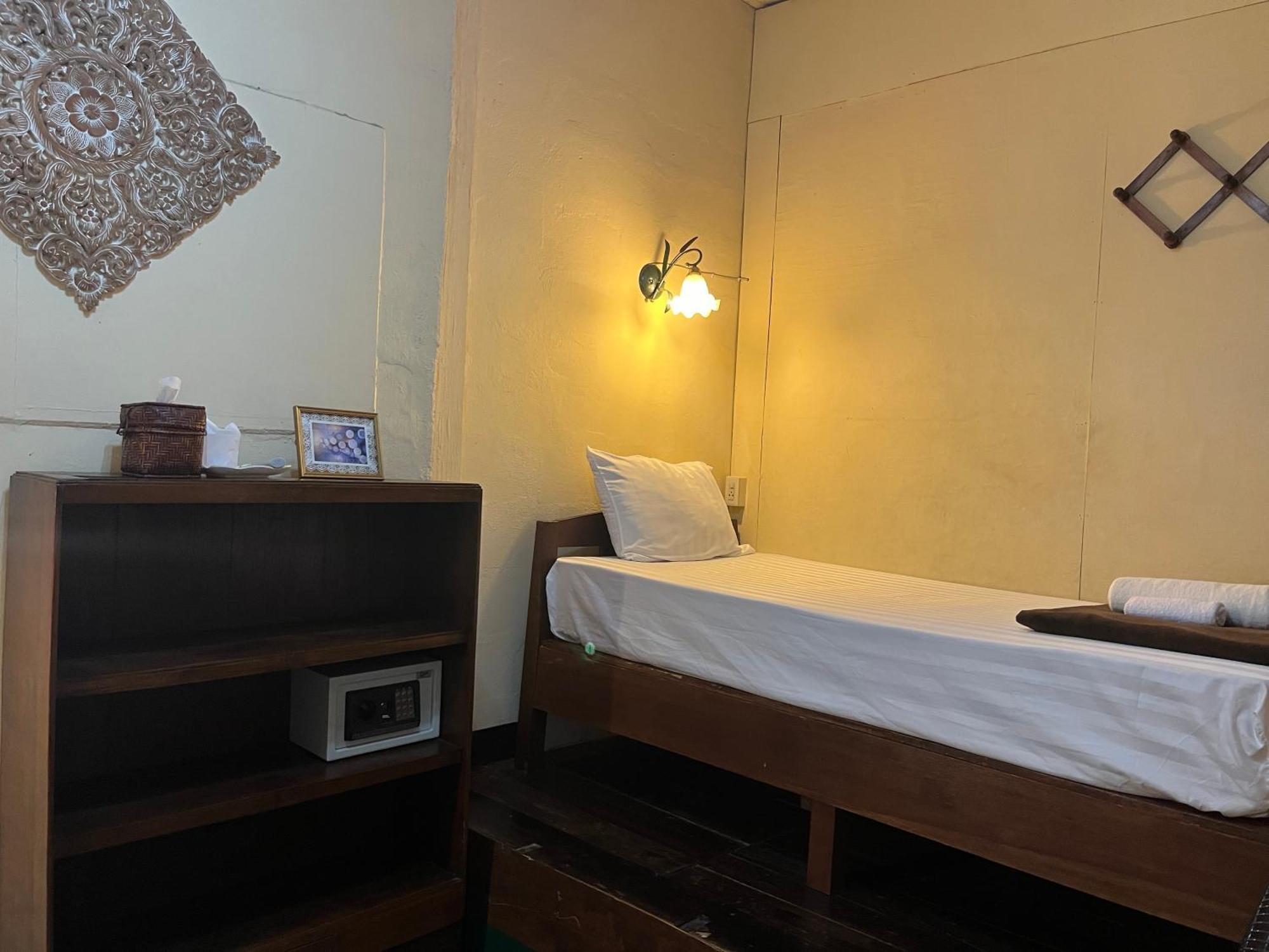 Homestay Tata
