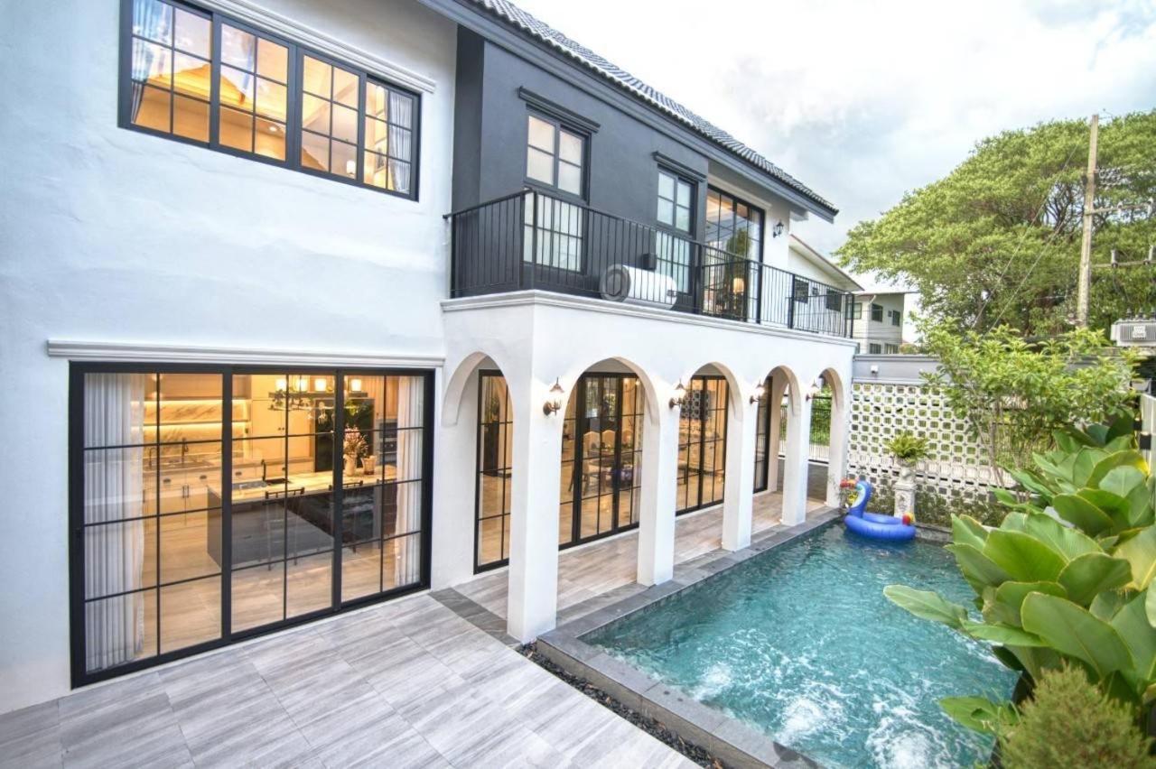 Serene Pool Villa *