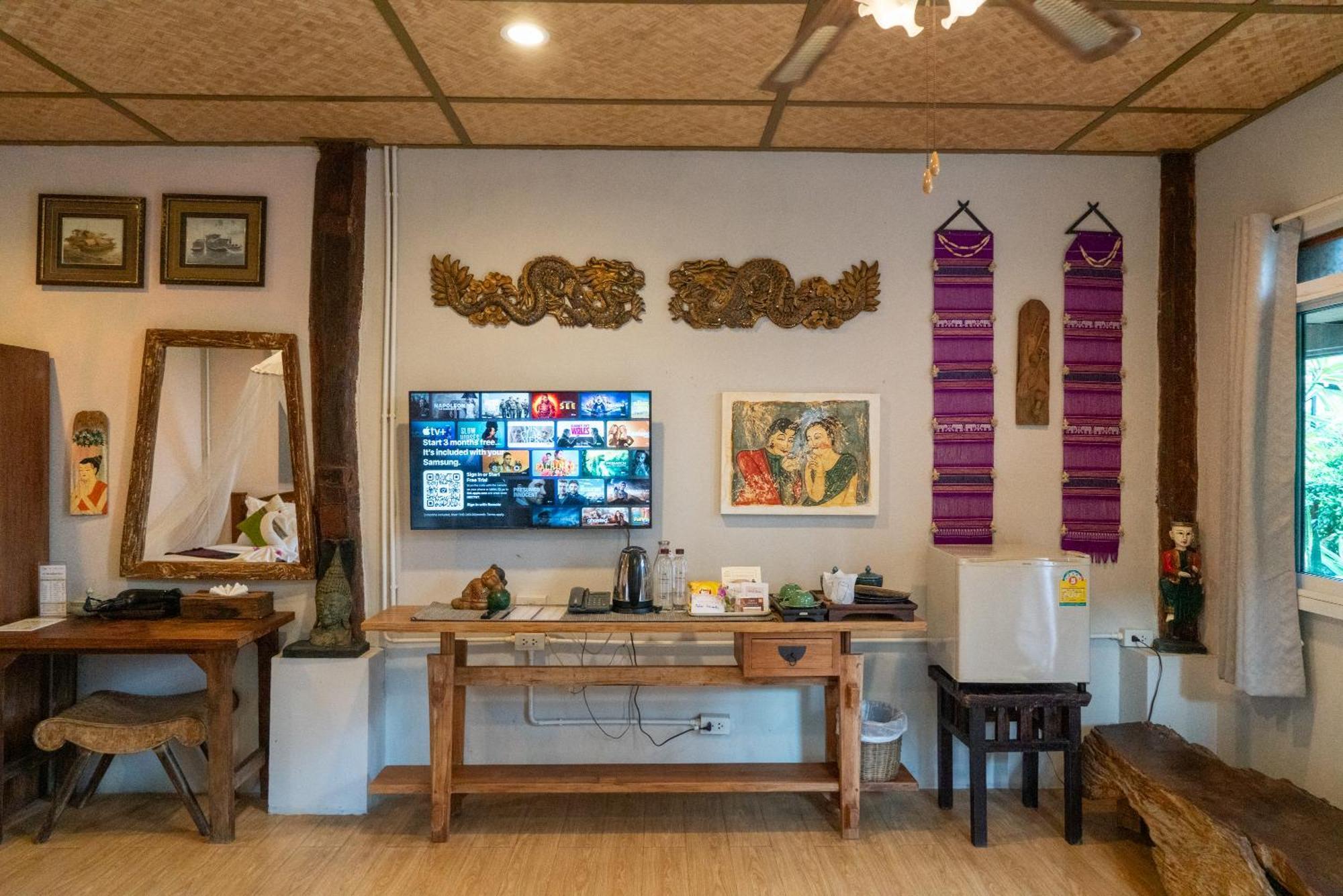 Resort Buri Gallery House