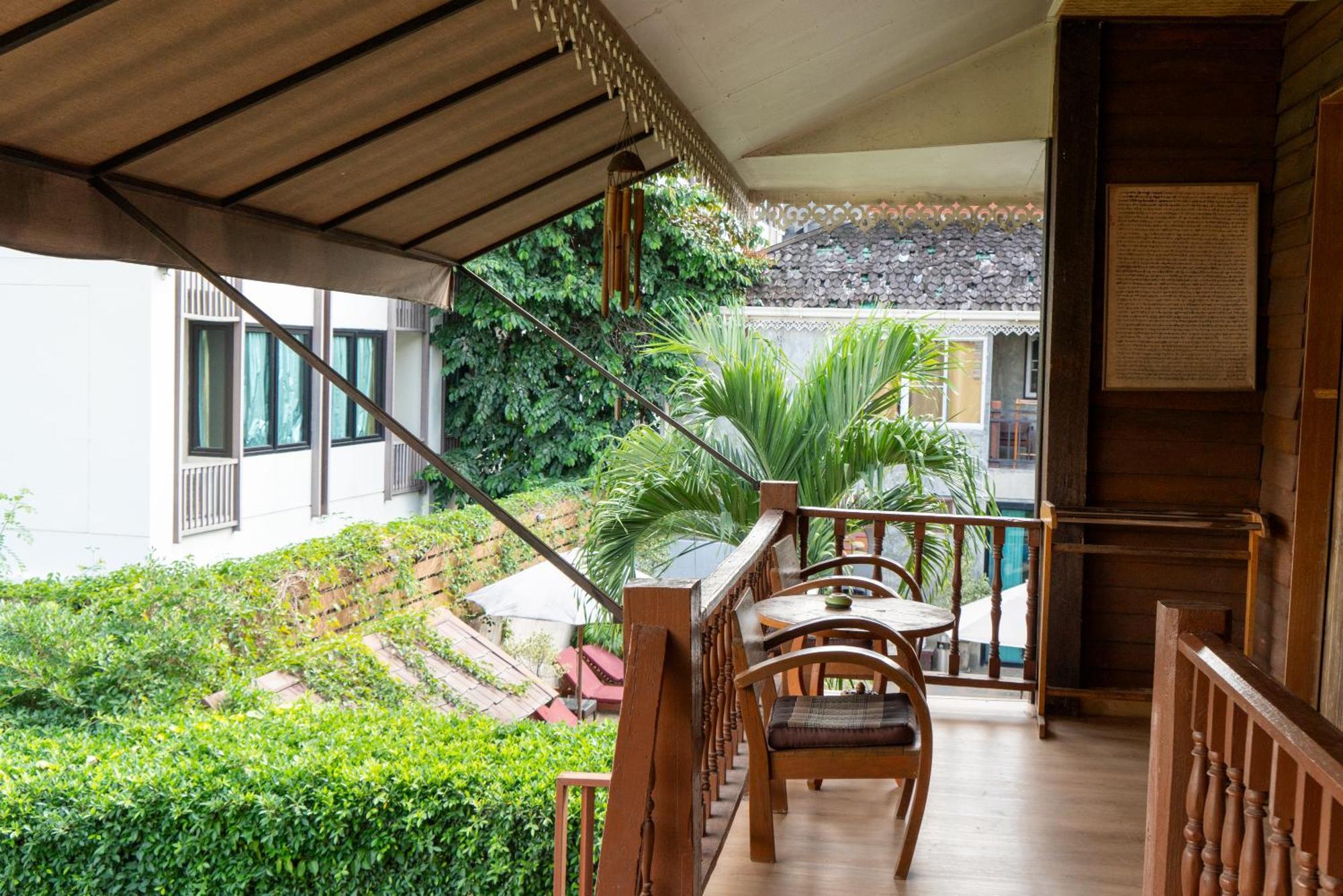 Resort Buri Gallery House