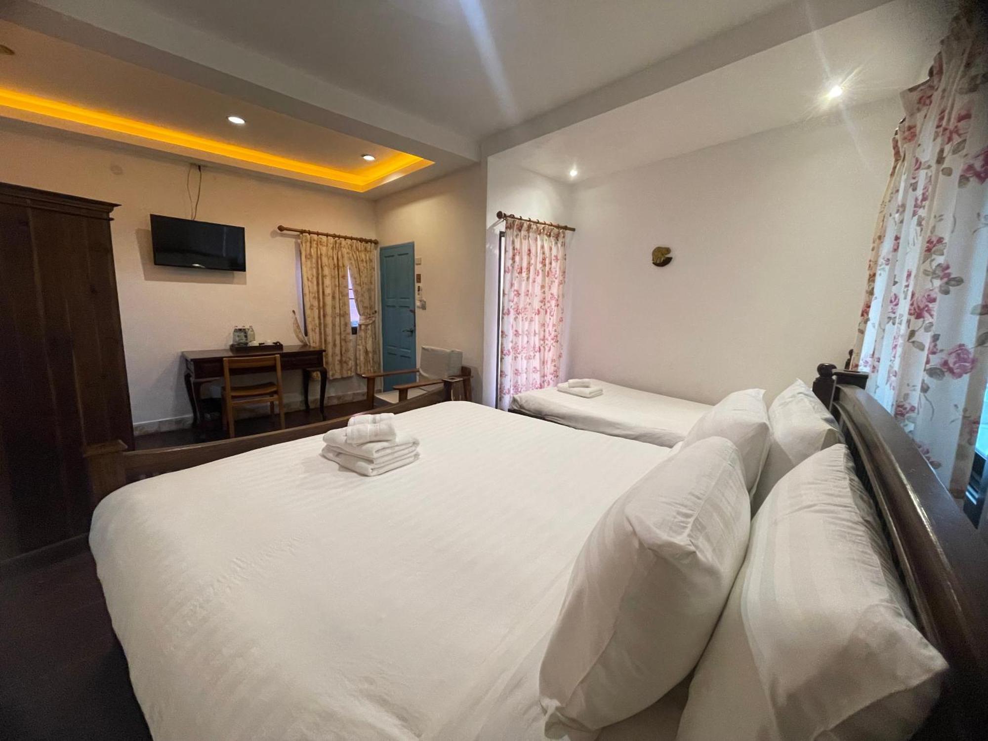 Mesa Garden Hotel *