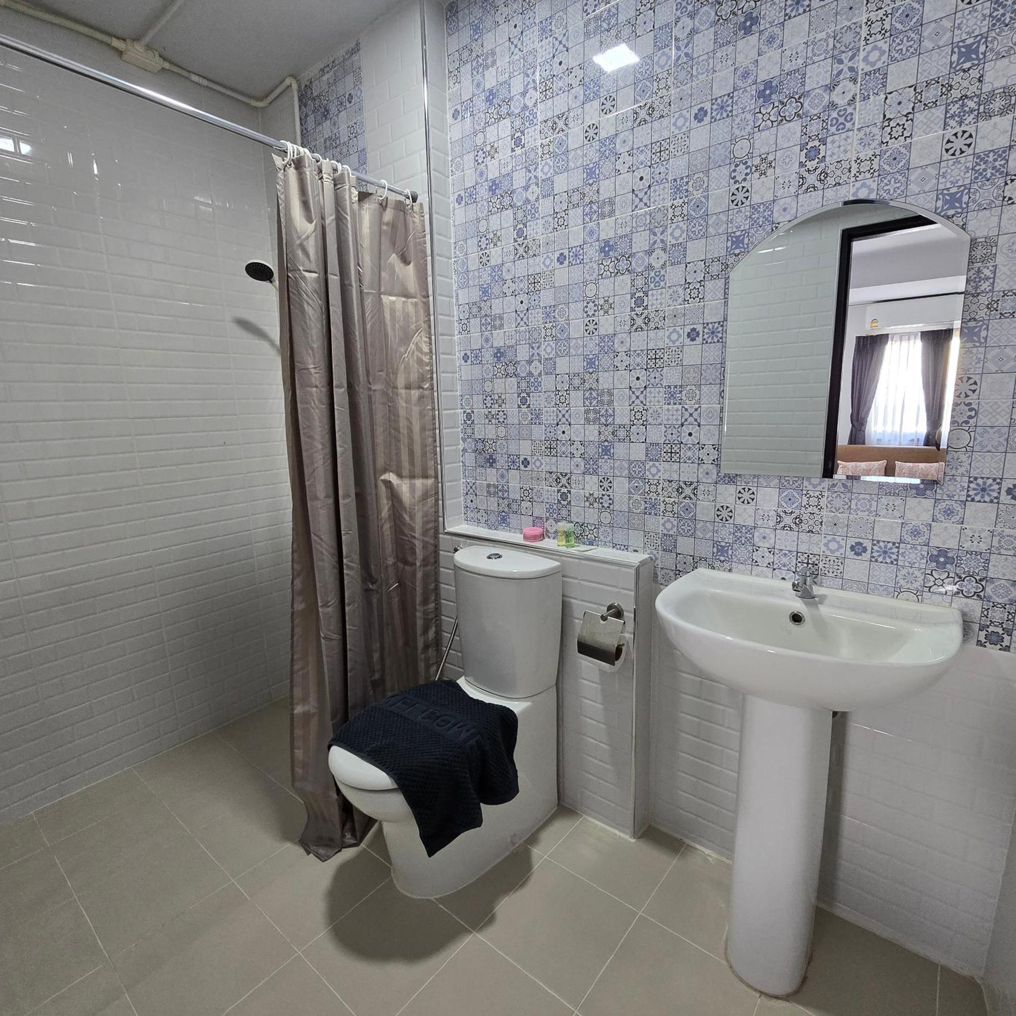 Charma Watket #1 Hotel 3*