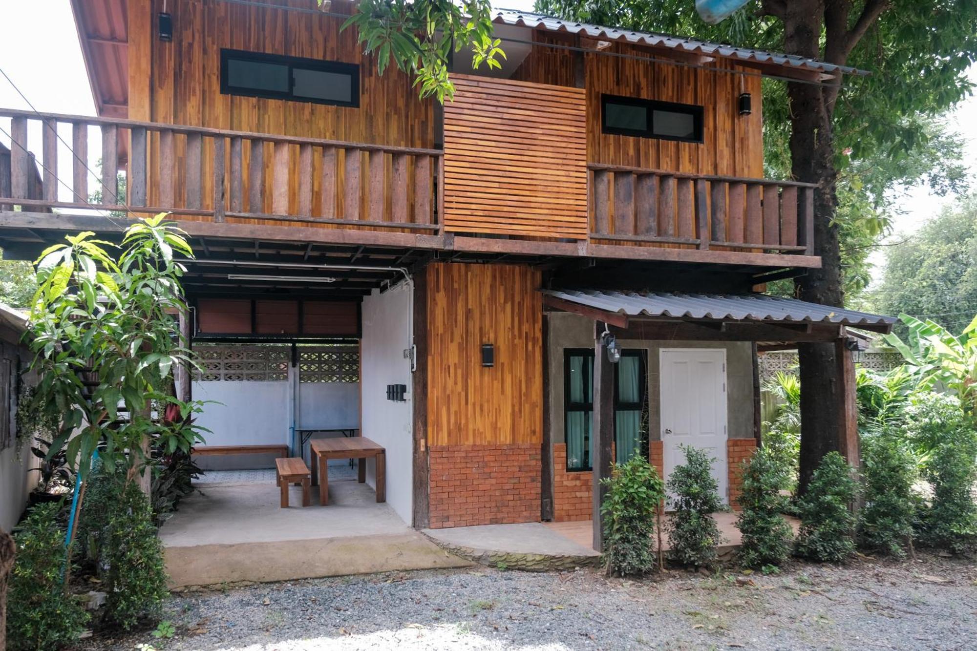 Riverside House Guest house