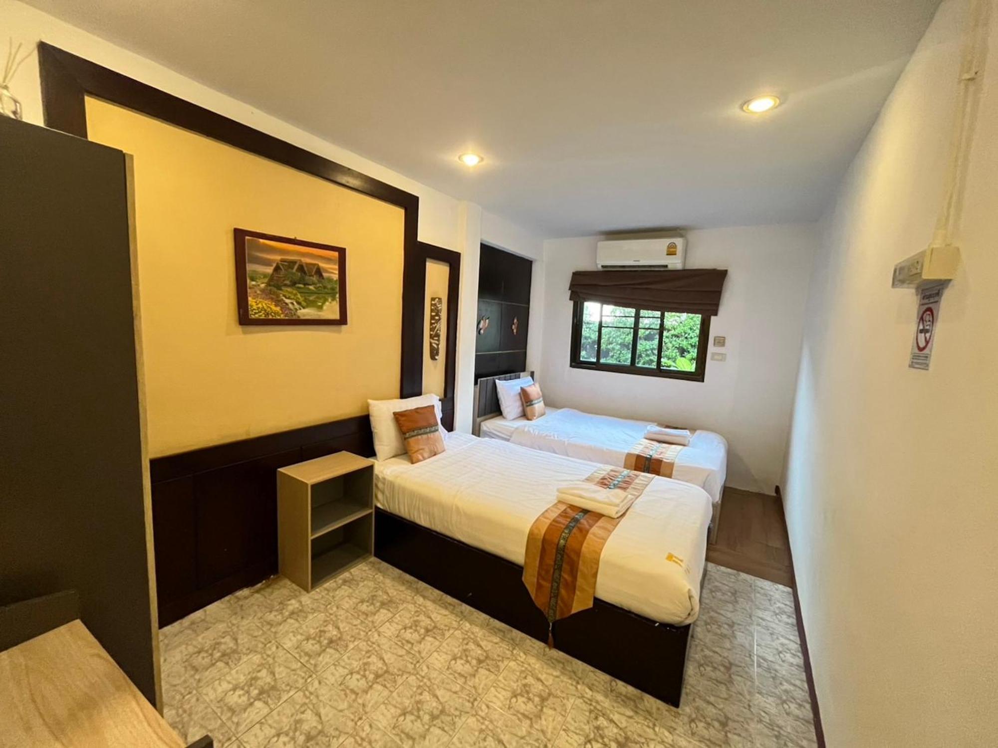 Pai Hotel *