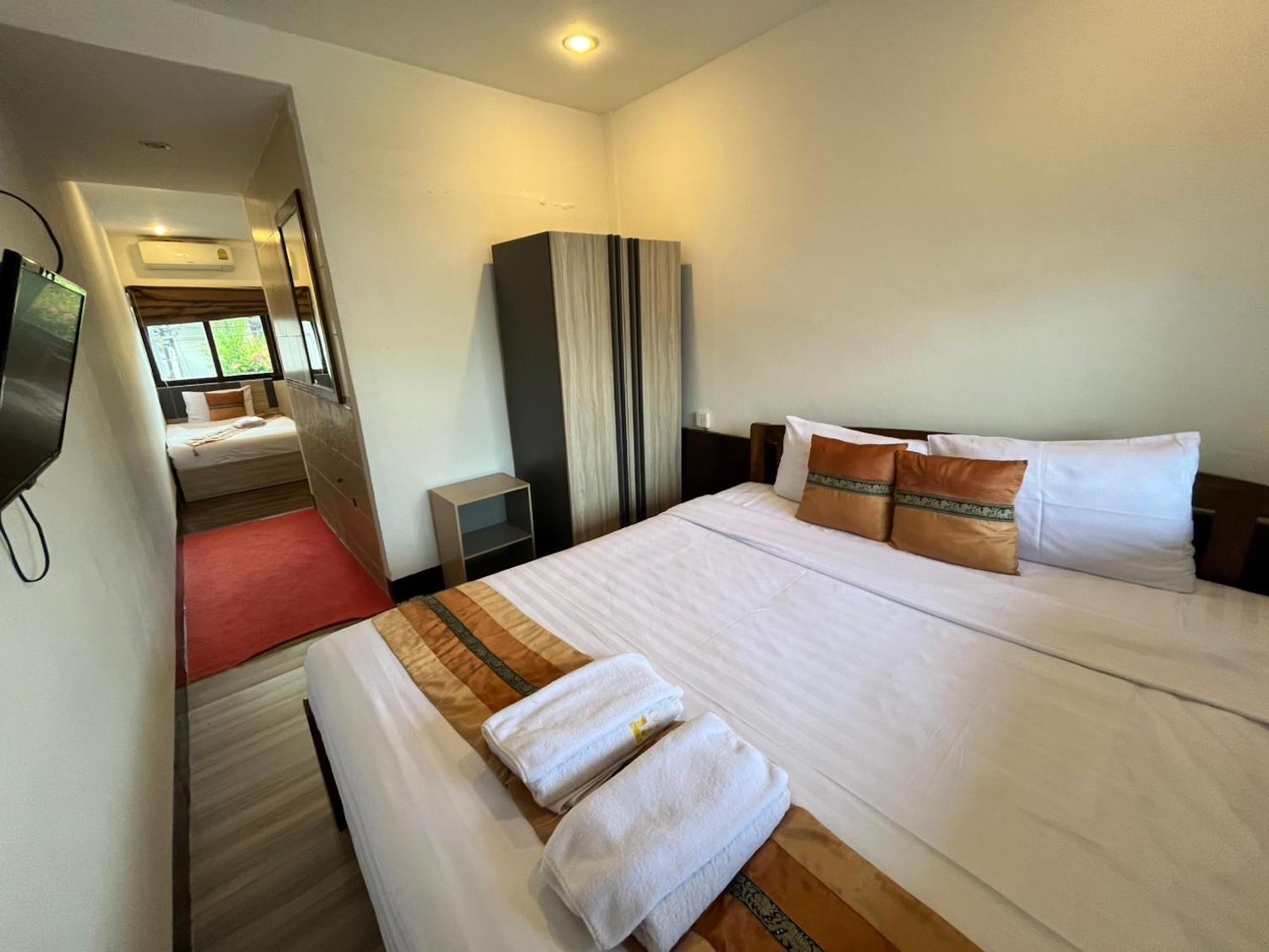 Pai Hotel *