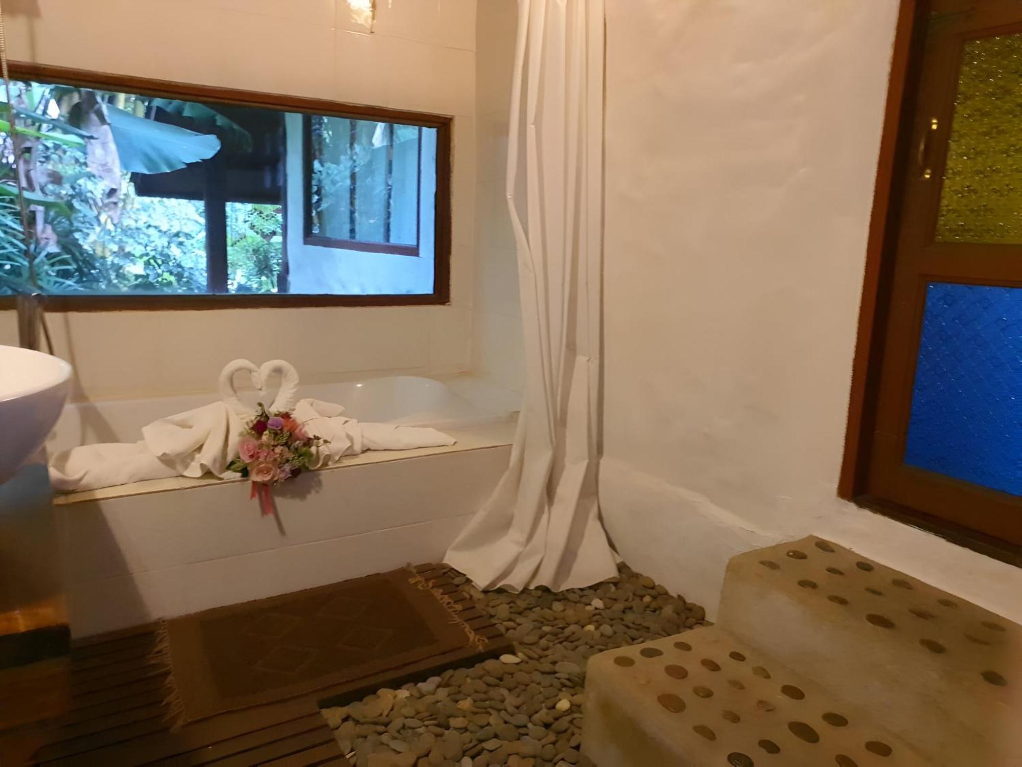 Tonnam Rumah tetamu