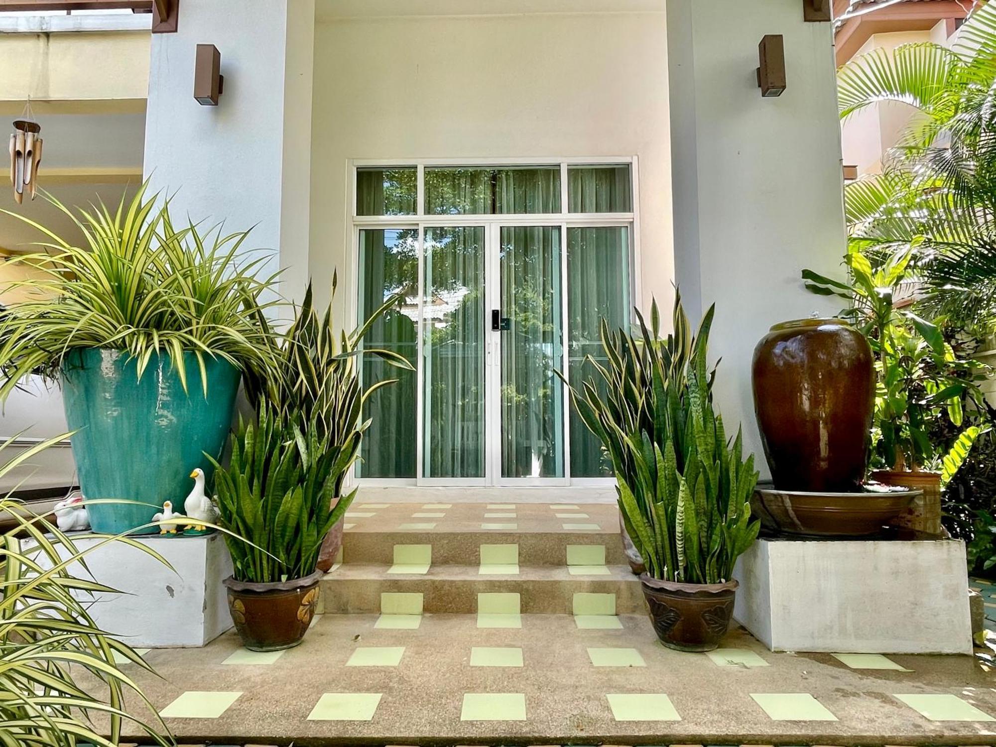 Modern Thai Style Garden Villa *
