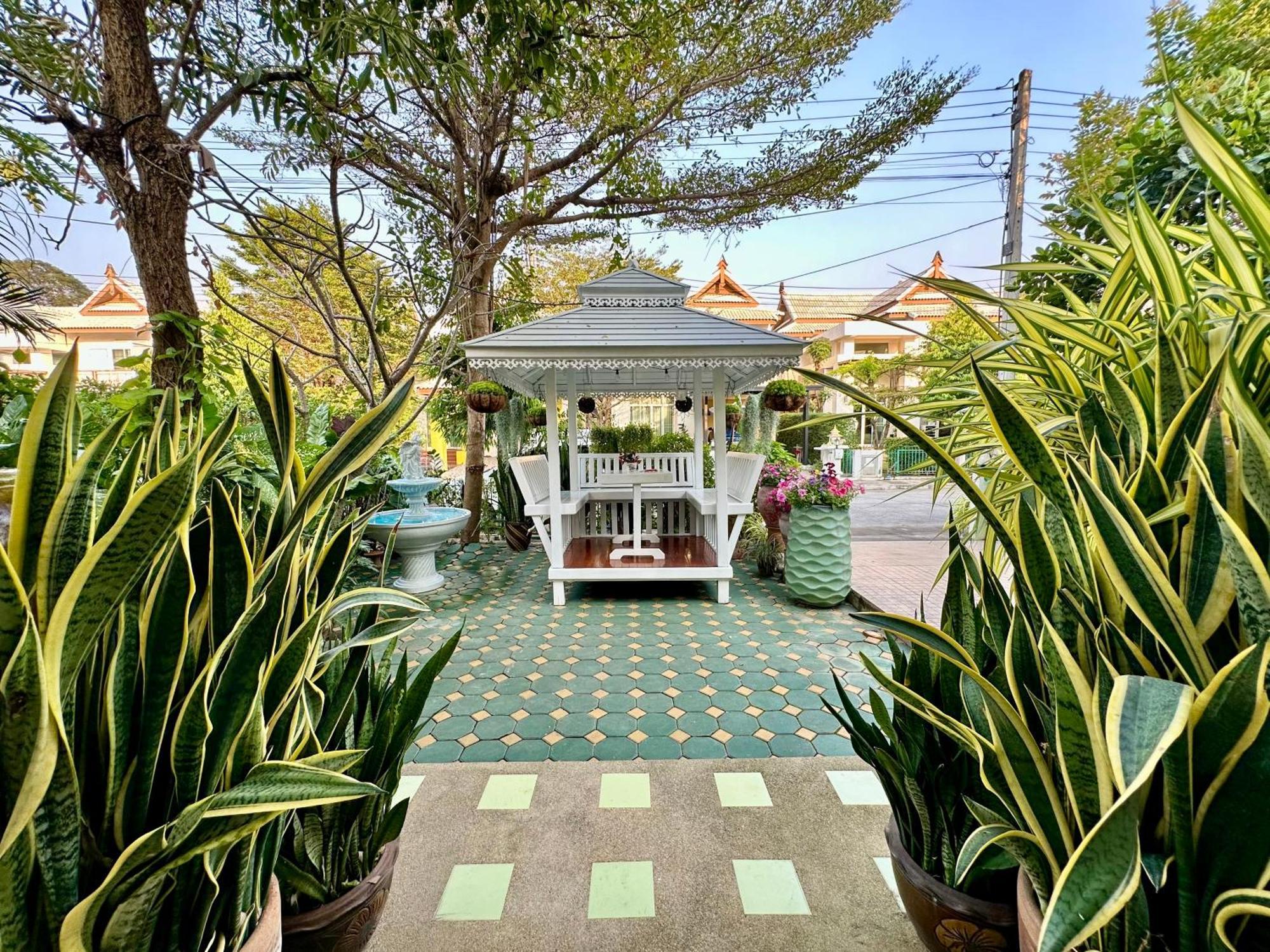 Modern Thai Style Garden Villa Chiang Mai