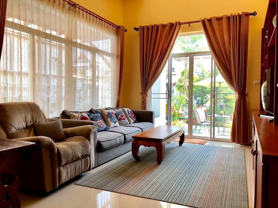 Modern Thai Style Garden Villa