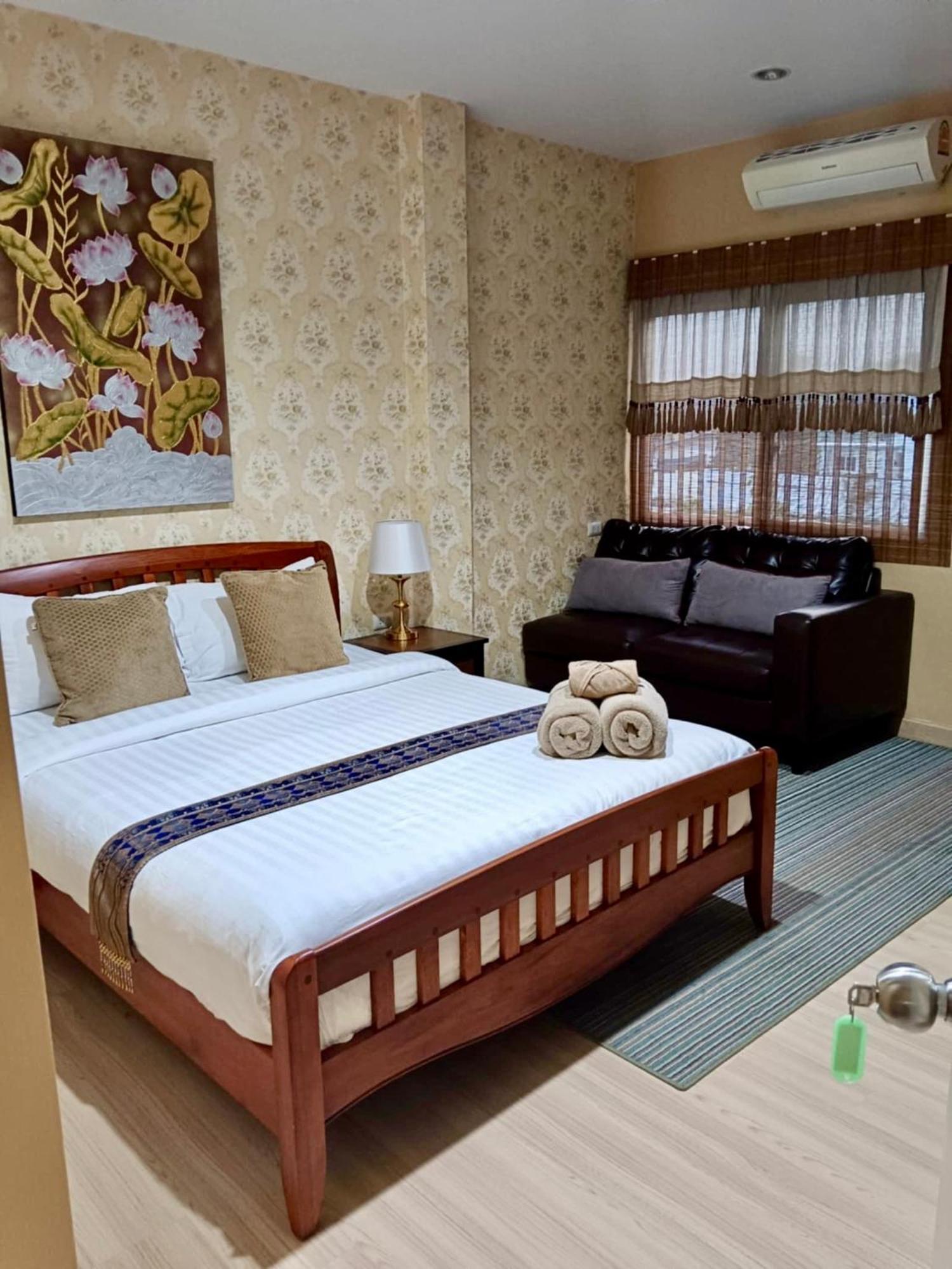 Modern Thai Style Garden Villa Chiang Mai