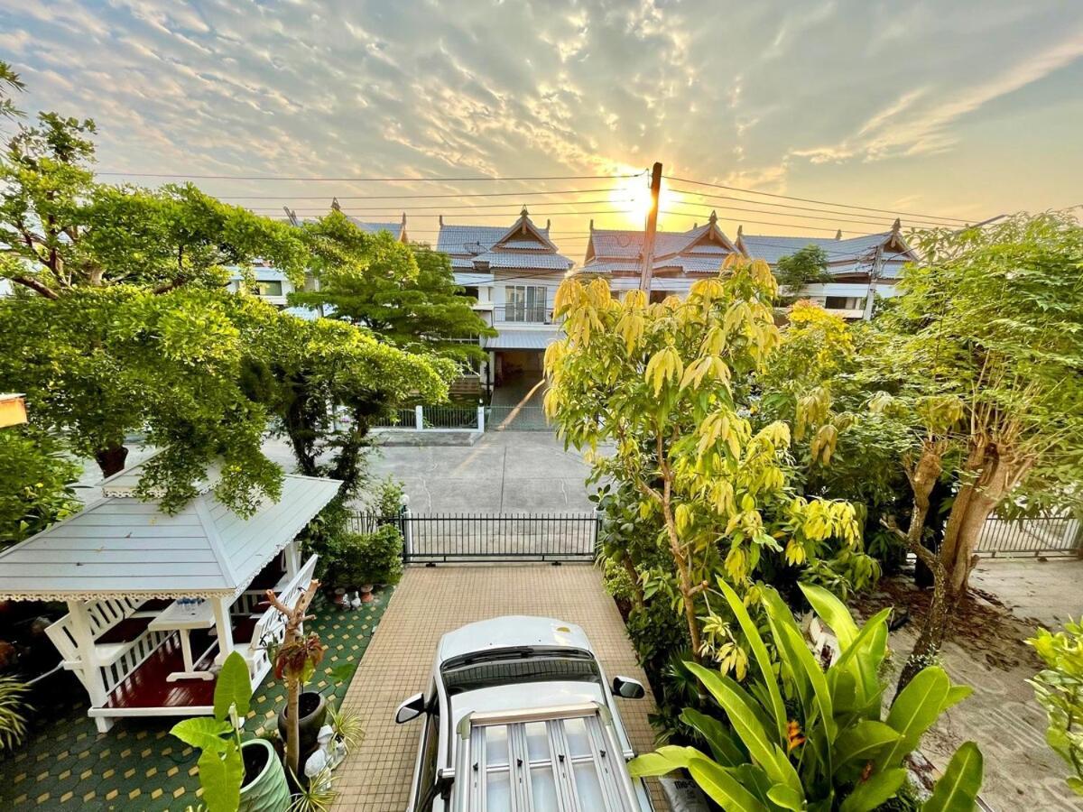 Modern Thai Style Garden *