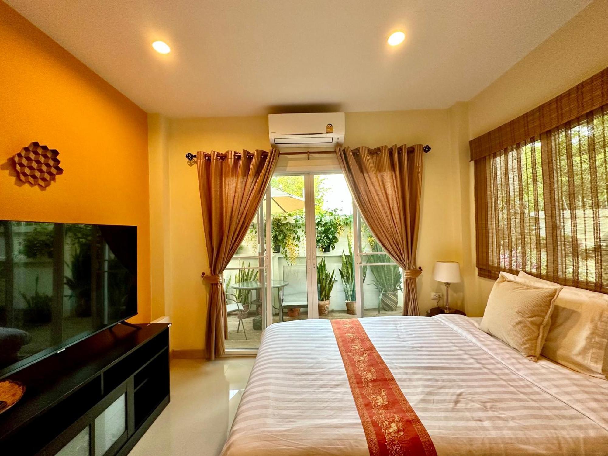 Modern Thai Style Garden Villa