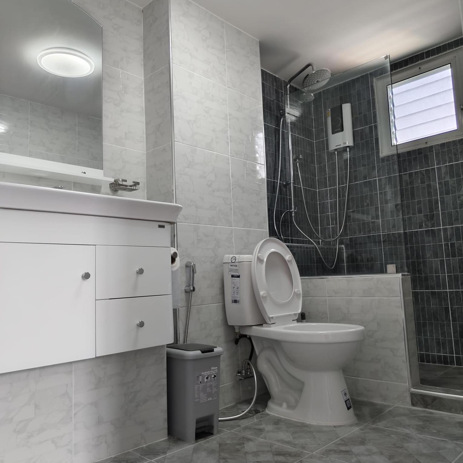 902 2 Fully Renovated Luxurious