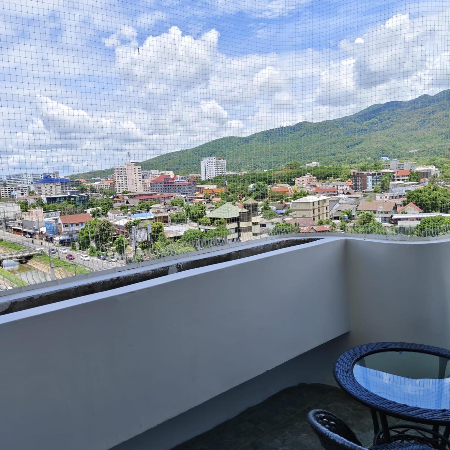 902 2 Fully Renovated Luxurious * Chiang Mai