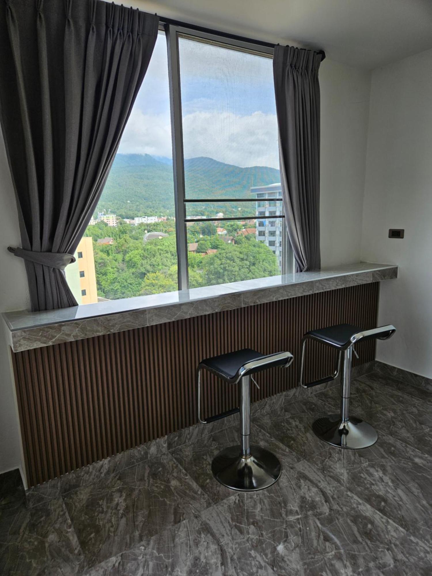 902 2 Fully Renovated Luxurious Apartment Chiang Mai