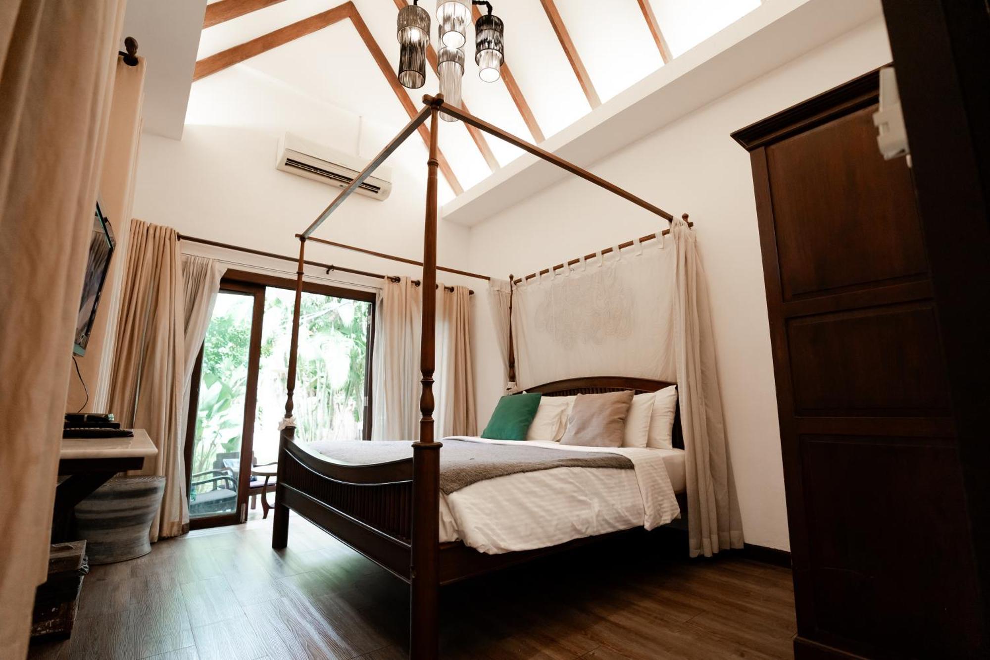 Tolani Southgate Villa