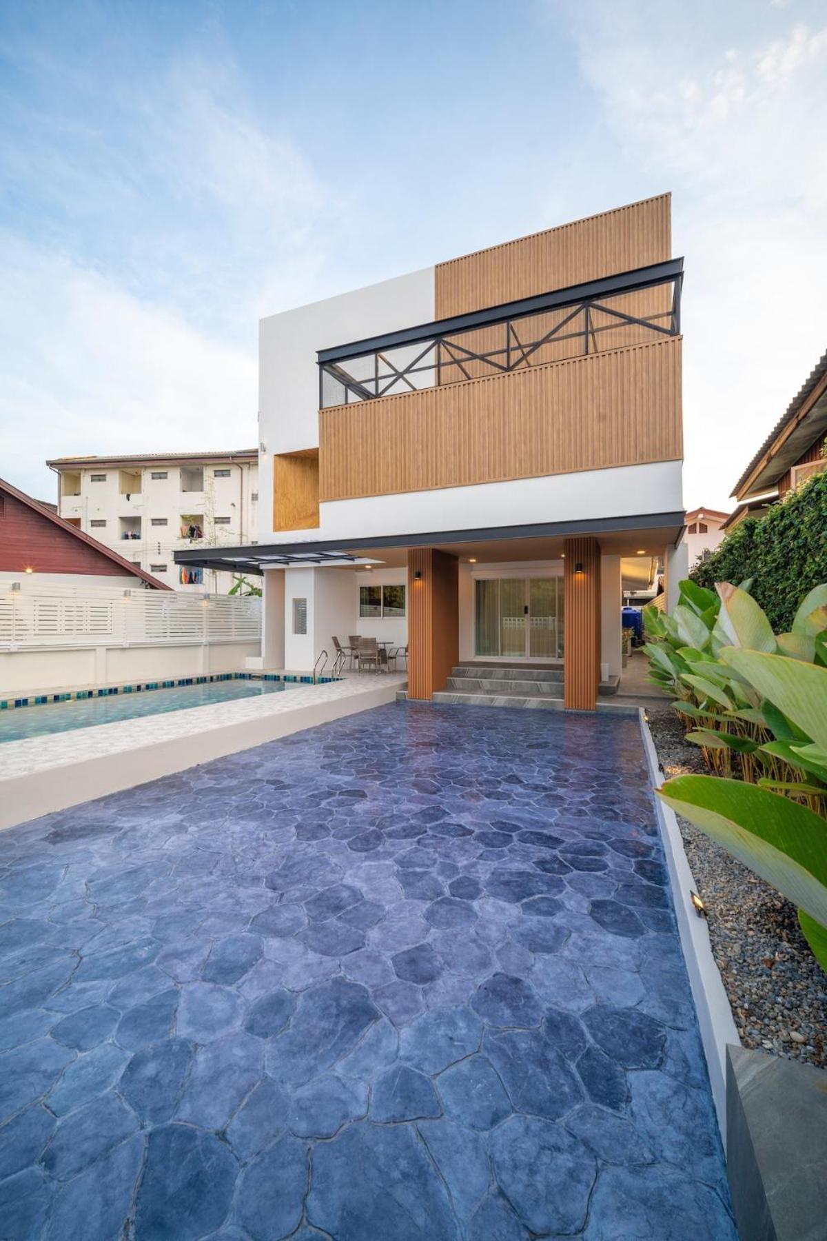 Villa Baan San Sook Pool At Nimman *