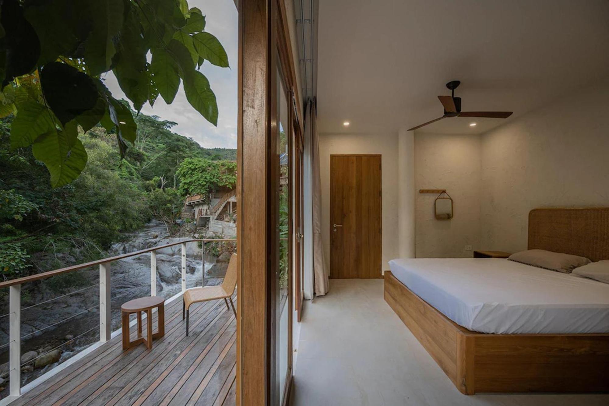 Hotel Taryn Tara Cafe And 4*