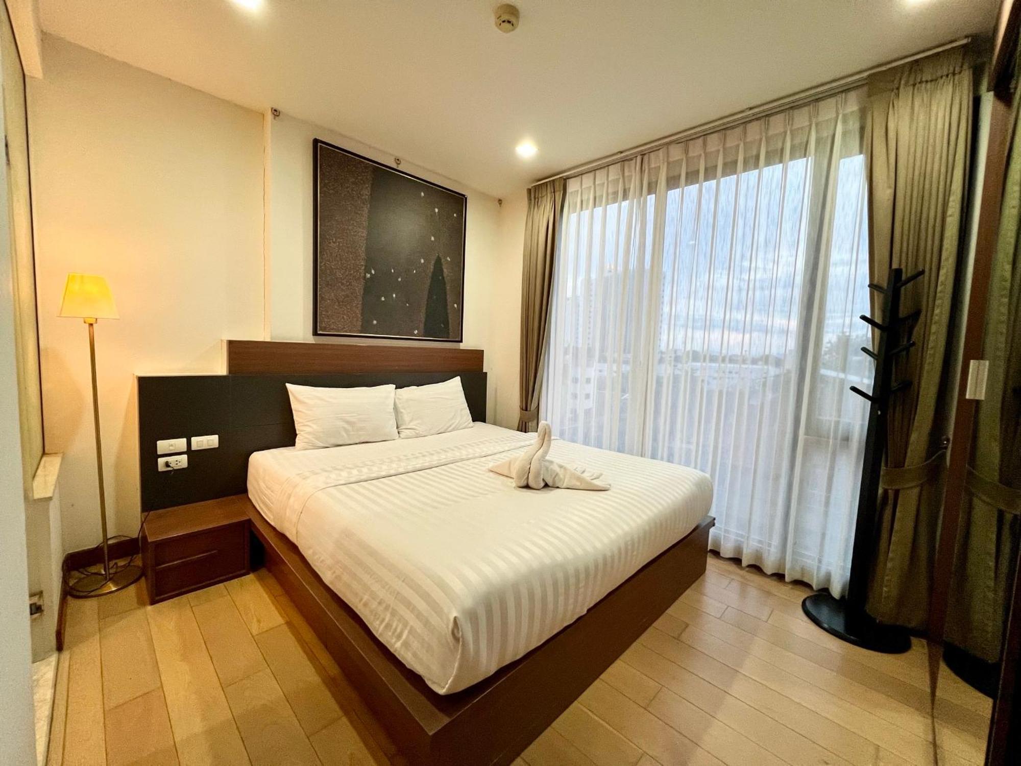 Modern 2-bedroom With Pool *