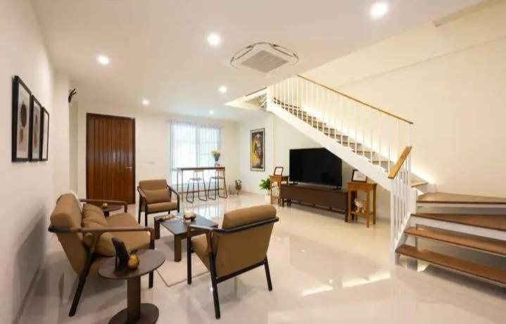 Hotel Modern House Cnx 2*