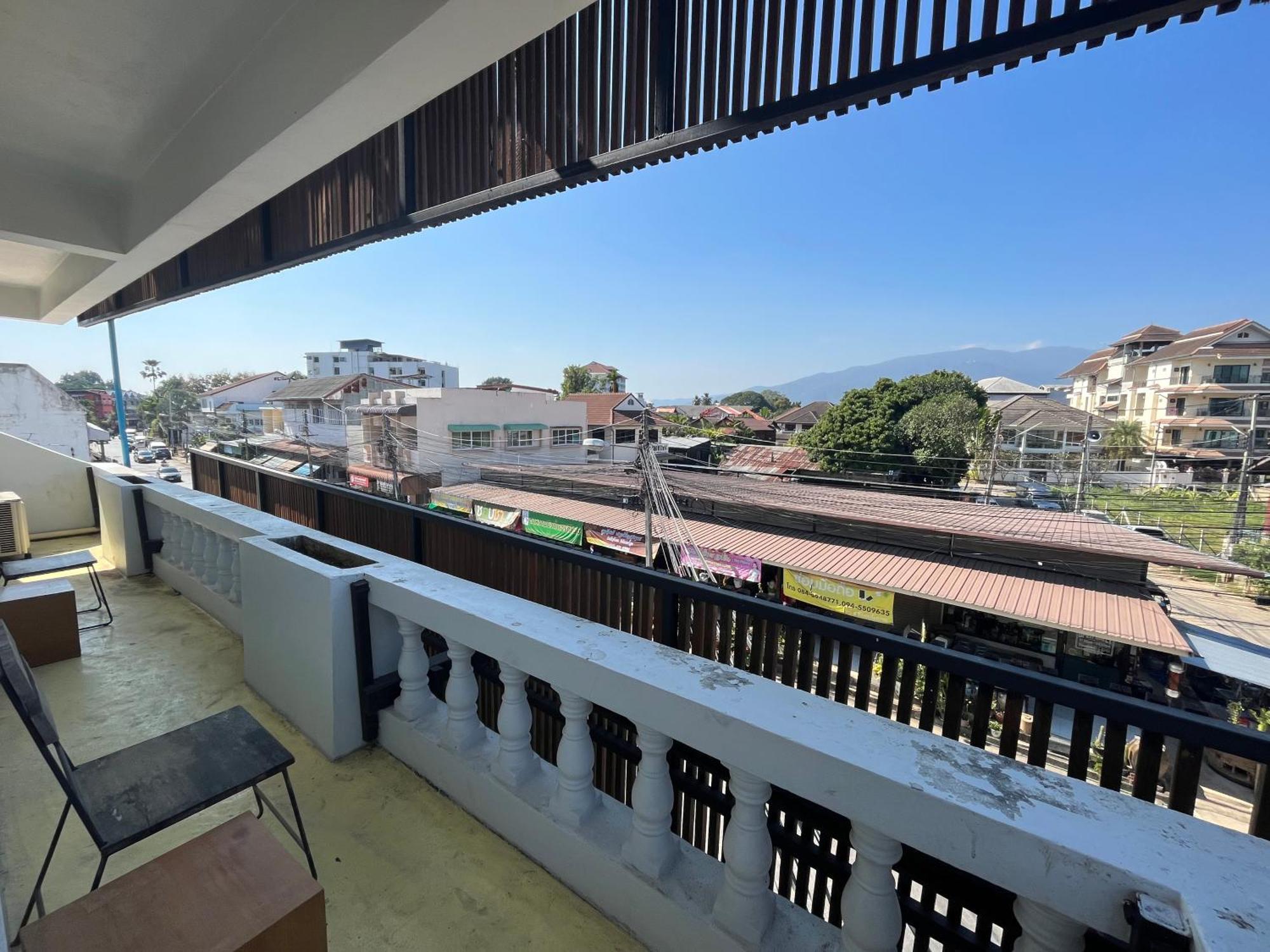 Lazy Gibbon 2 - Haiya Hostel