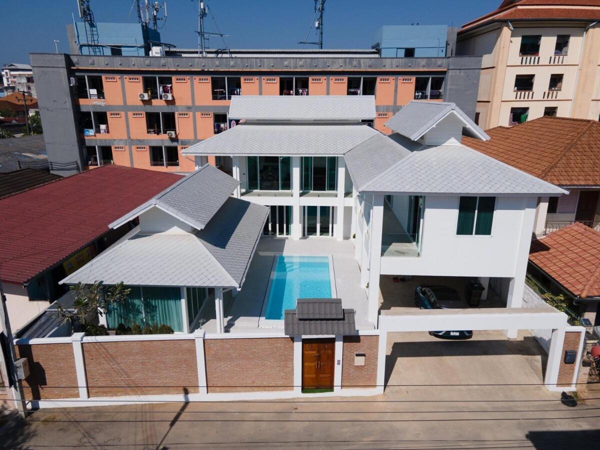 Villa White Pool Chiangmai