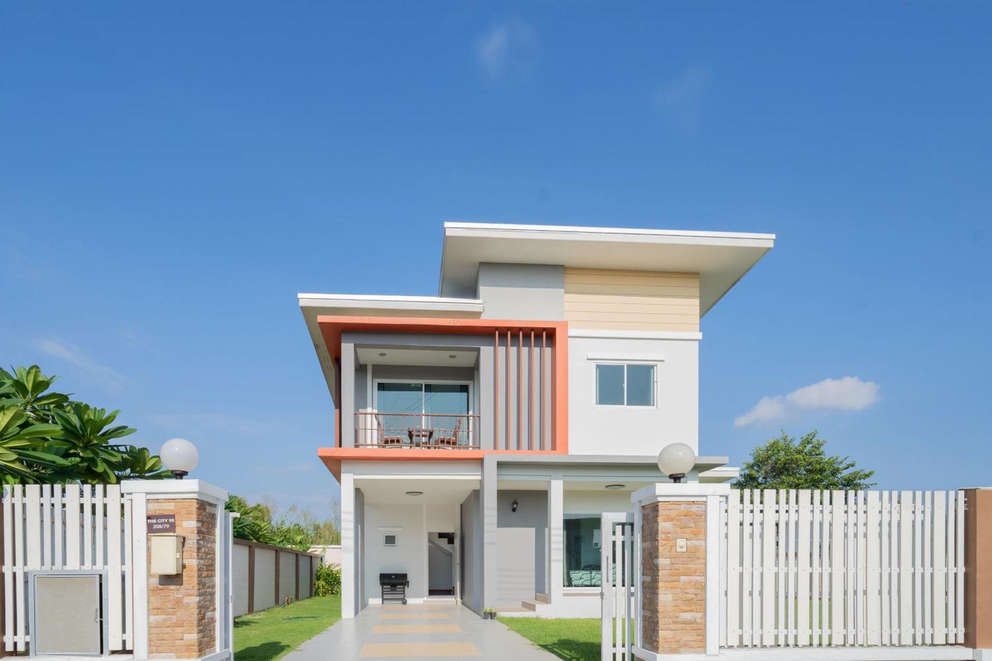 Two Stories House The - 91 *