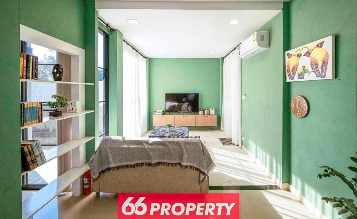 6 Bedroom Pool Near And Airport *