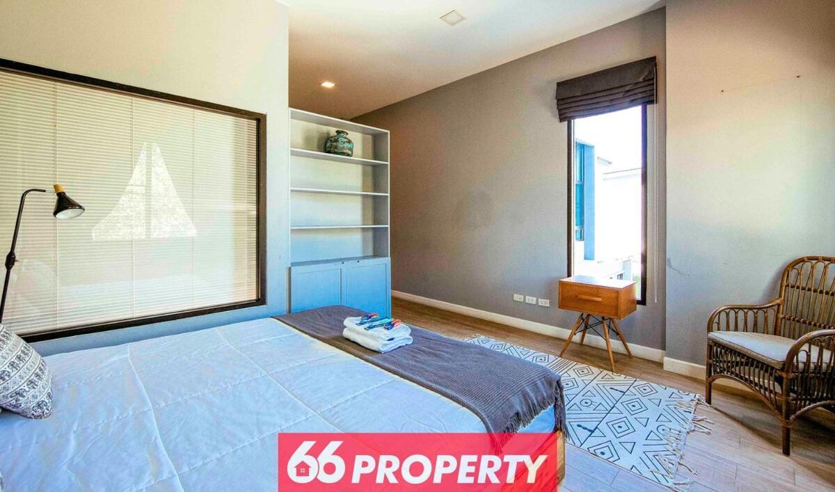 6 Bedroom Pool Near And Airport Villa