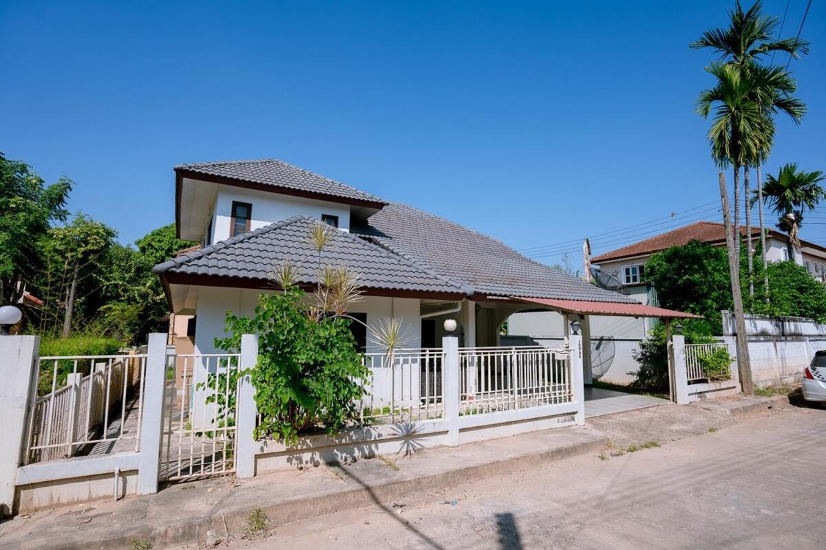 Holiday home 3br Cosy In Chiangmai With Public Pool *
