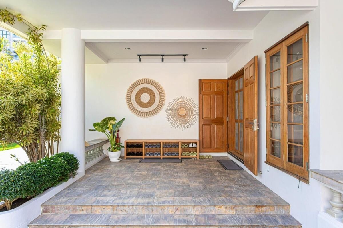 Near Ancient City, Walking Night Bazaar, 6 Bedroom 7 Bathroom Luxury Pool Garden Holiday home *