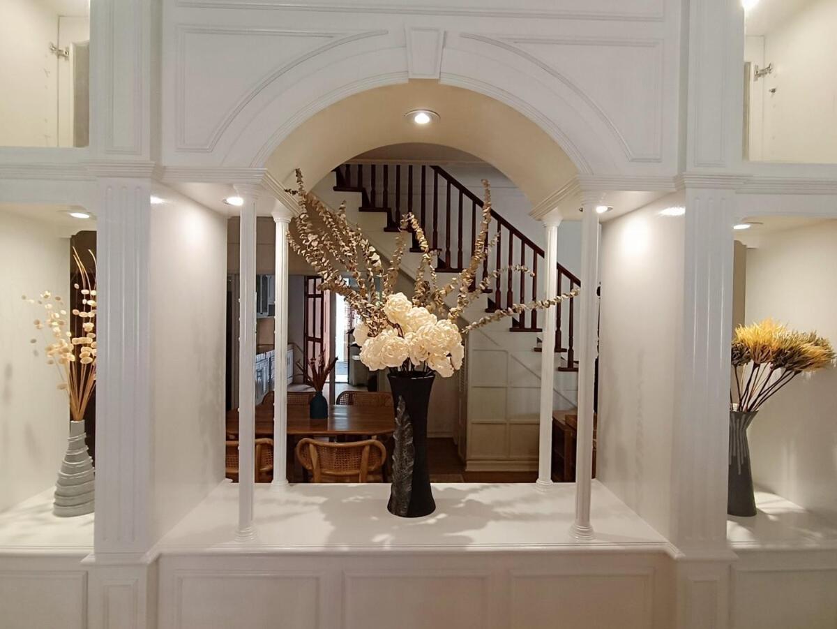 Near Ancient City, Walking Night Bazaar, 6 Bedroom 7 Bathroom Luxury Pool Garden Chiang Mai