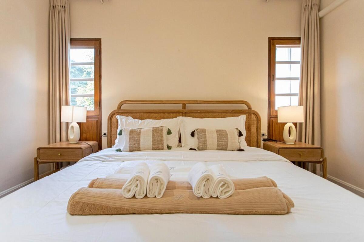 Near Ancient City, Walking Night Bazaar, 6 Bedroom 7 Bathroom Luxury Pool Garden Holiday home *